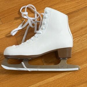 Classic White Women's Figure Skates